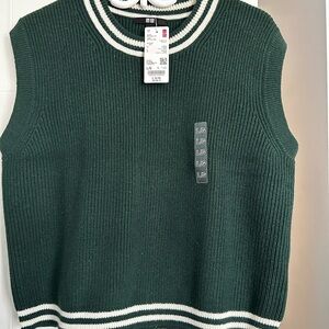 Green Sleeveless Sweater Vest